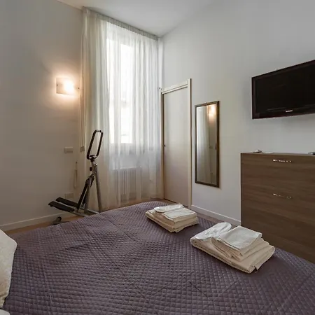 Milano-trilocale Centrale Con Vasca Idromassaggio Casa vacanze
